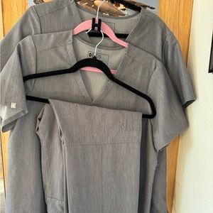 Figs graphite, 2 tops one pair of Kades
